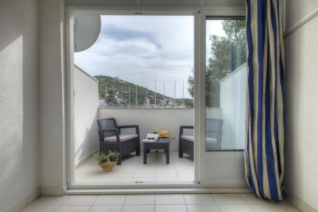 Gina Bed & Breakfast Tisno Exterior photo